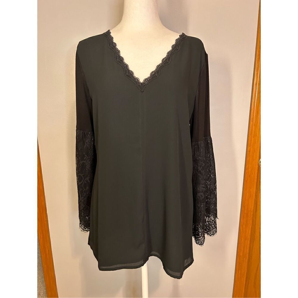 Lyssé mixed media lace bell sleeve black tunic size S BIN Q
